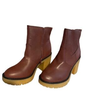 Sun and Stone boots, lovely! Sz 7, faux leather, 3" heel, slight platform!​​​​